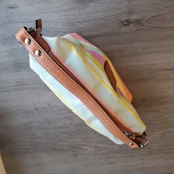 Coach Wristlet - Picture 5 of 8